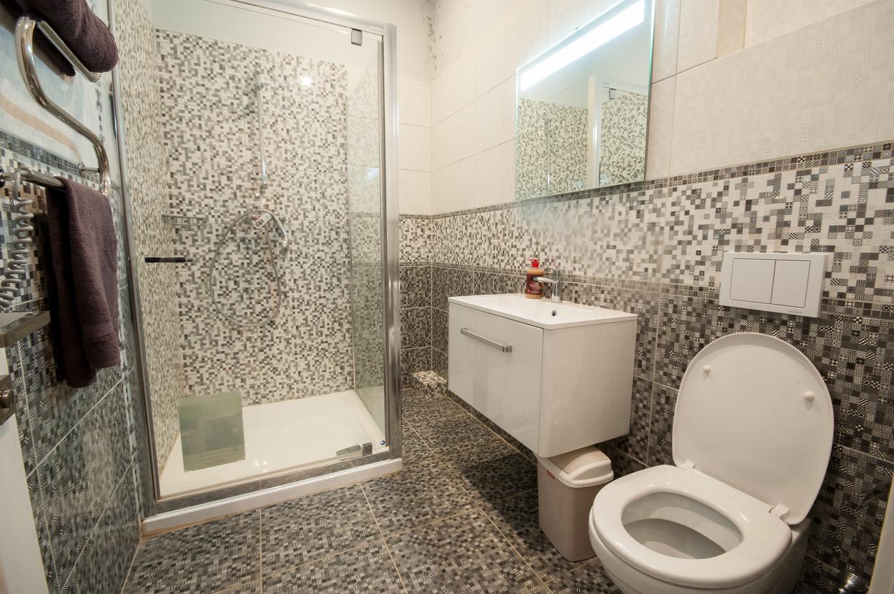 Wonderful Flat On City Center อุชโฮรอด ภายนอก รูปภาพ