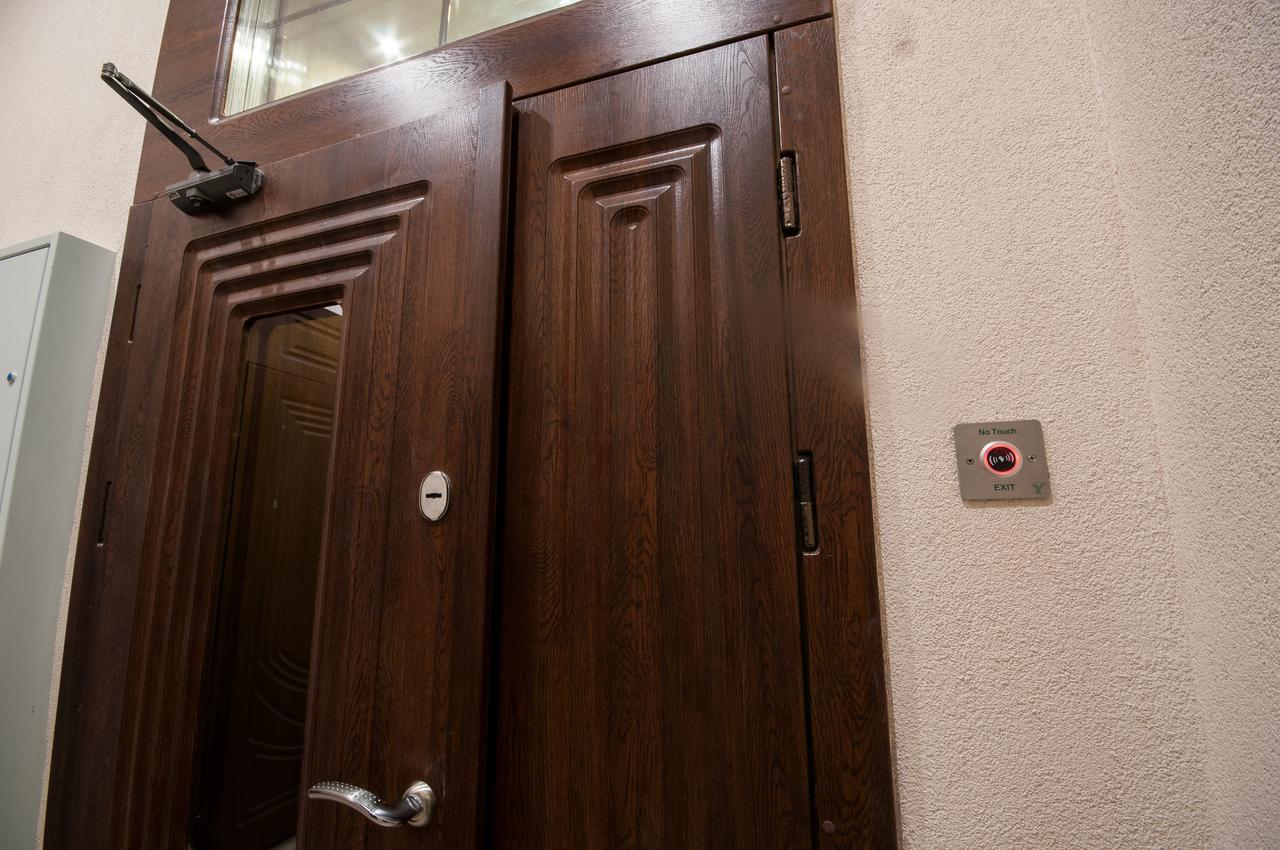 Wonderful Flat On City Center อุชโฮรอด ภายนอก รูปภาพ