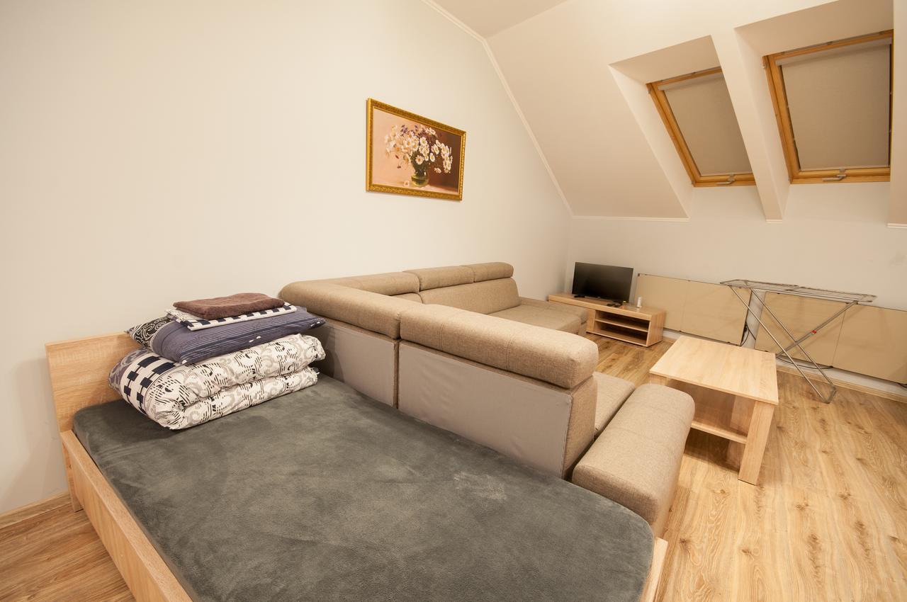 Wonderful Flat On City Center อุชโฮรอด ภายนอก รูปภาพ