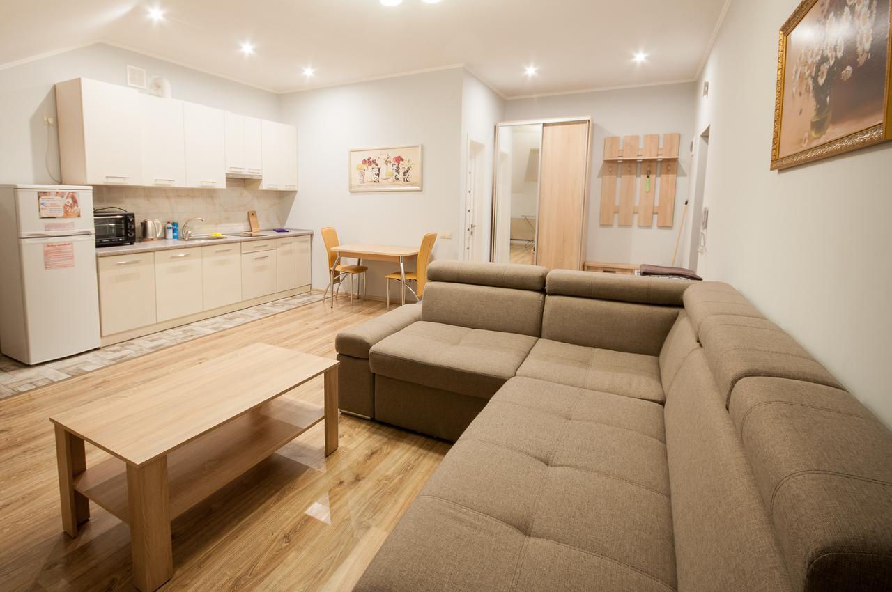Wonderful Flat On City Center อุชโฮรอด ภายนอก รูปภาพ